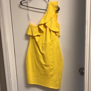 Yellow lulus dress